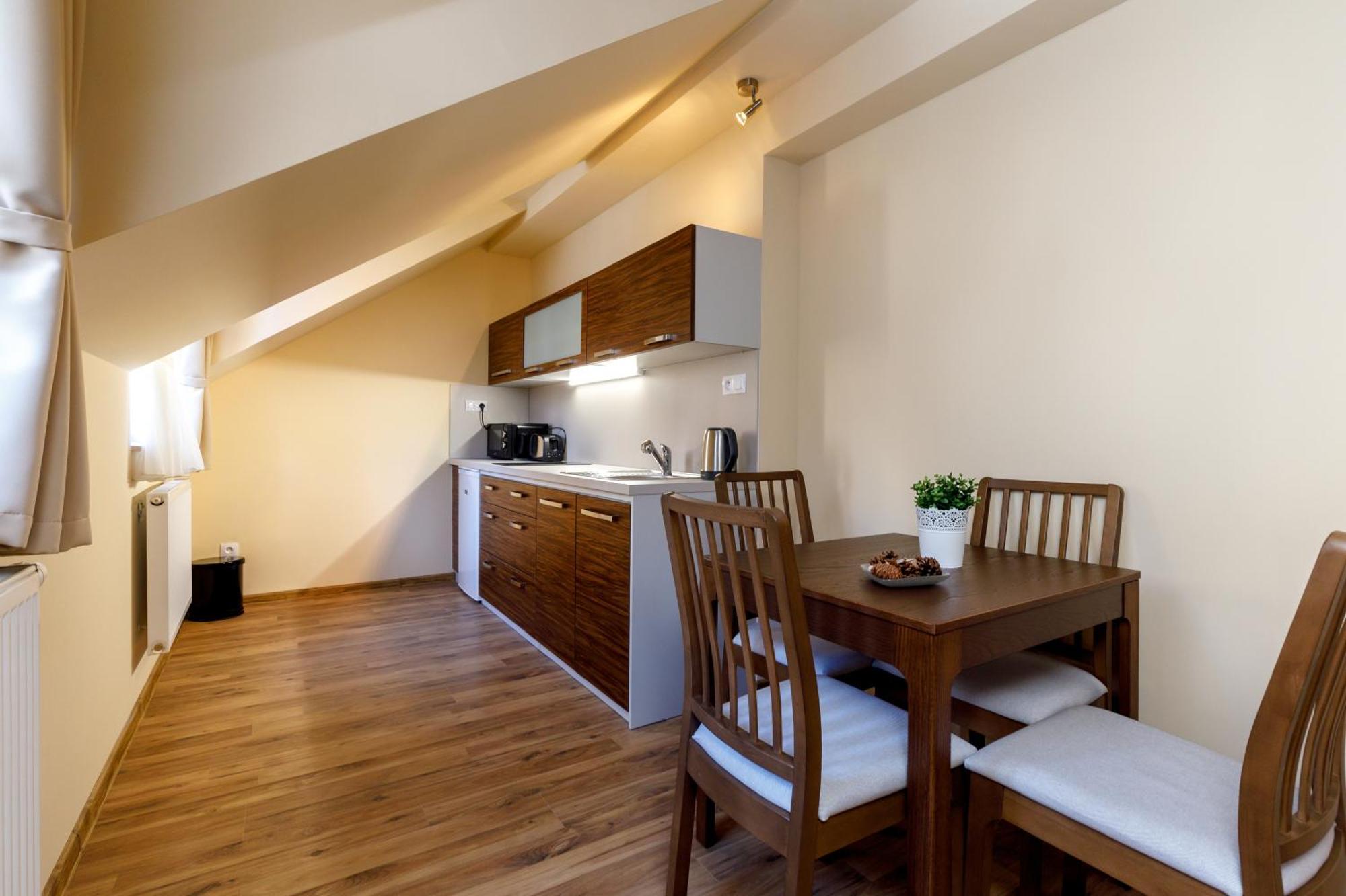 Apartments Menuet Karlovy Vary Chambre photo