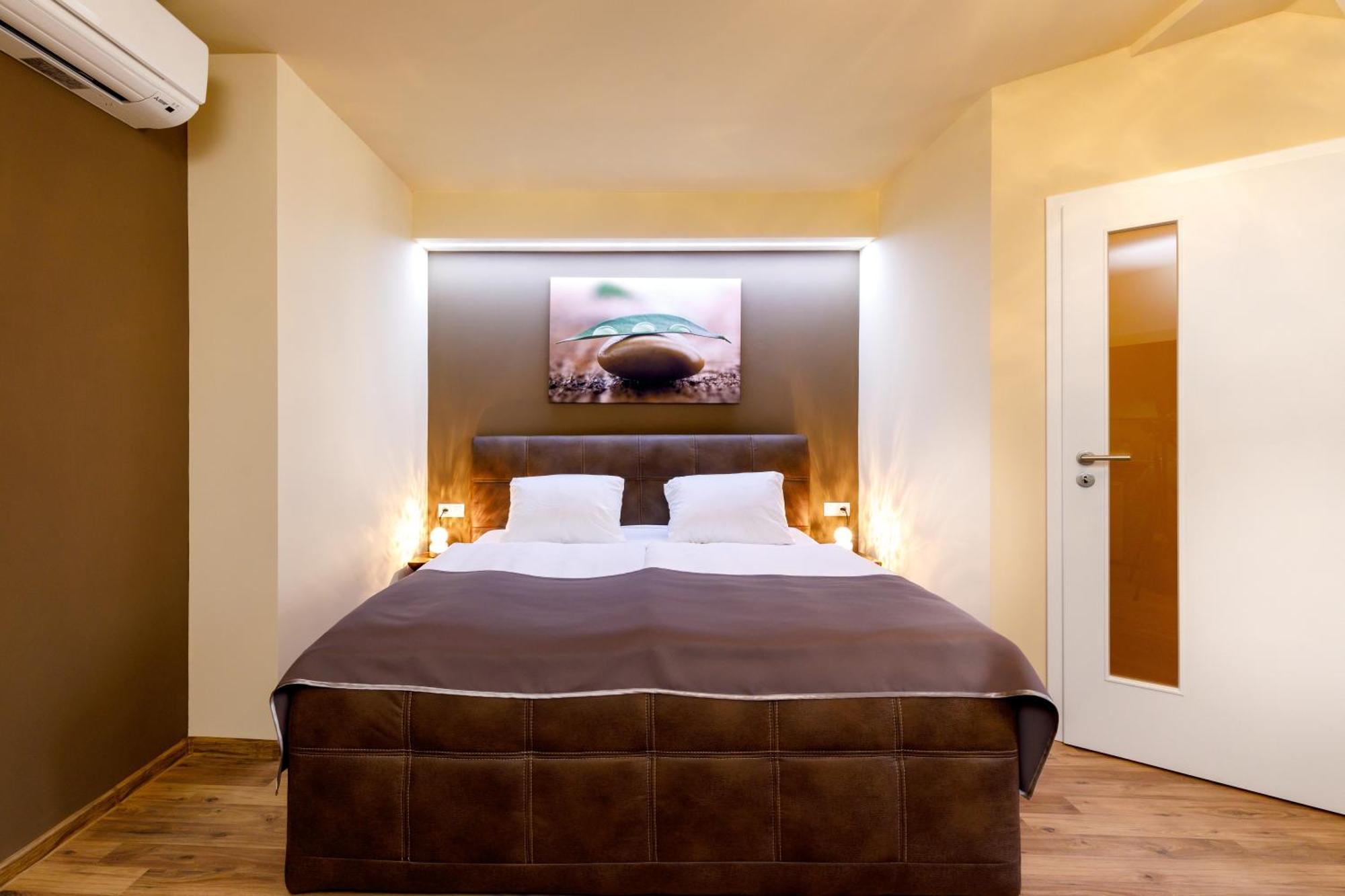 Apartments Menuet Karlovy Vary Chambre photo