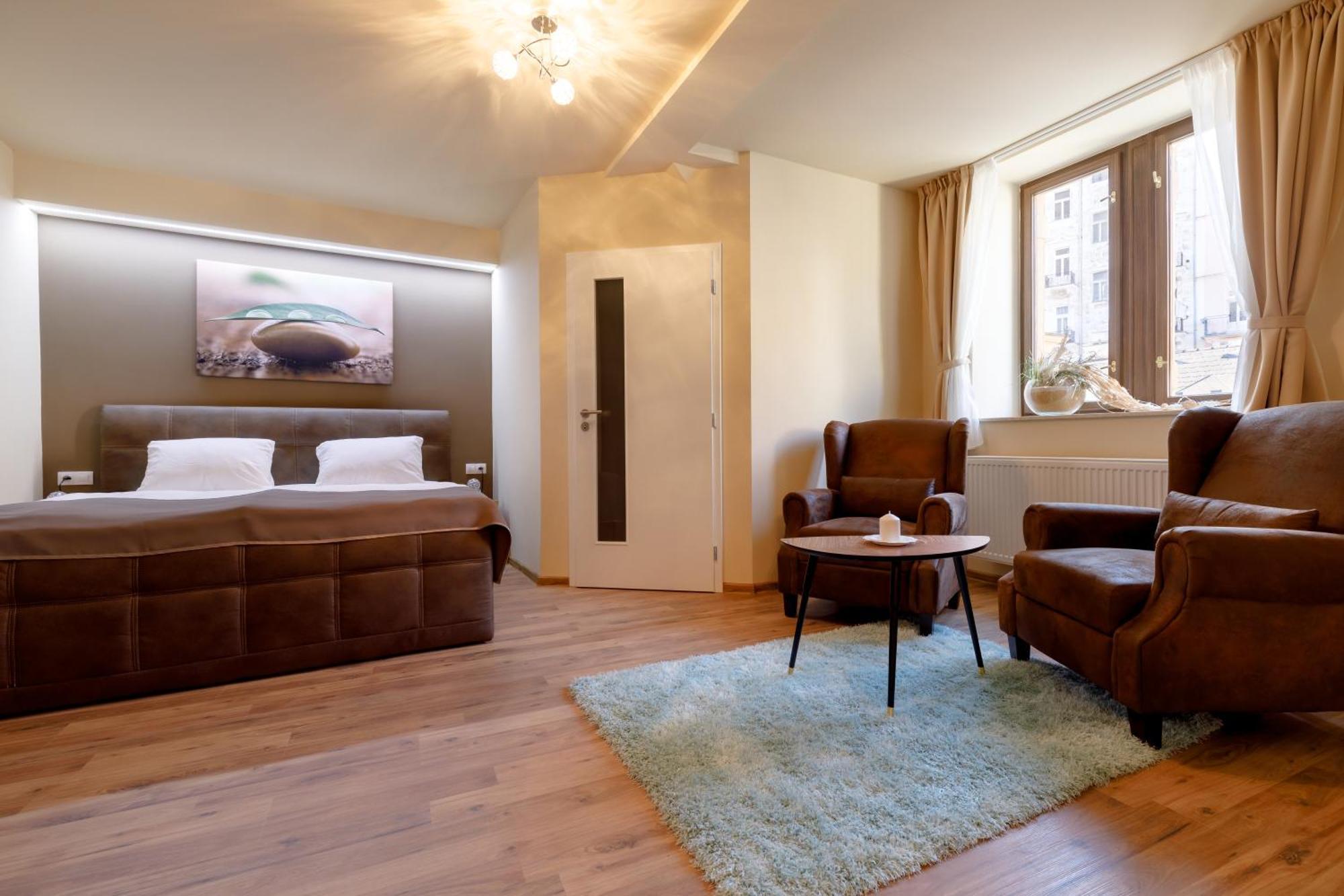 Apartments Menuet Karlovy Vary Chambre photo