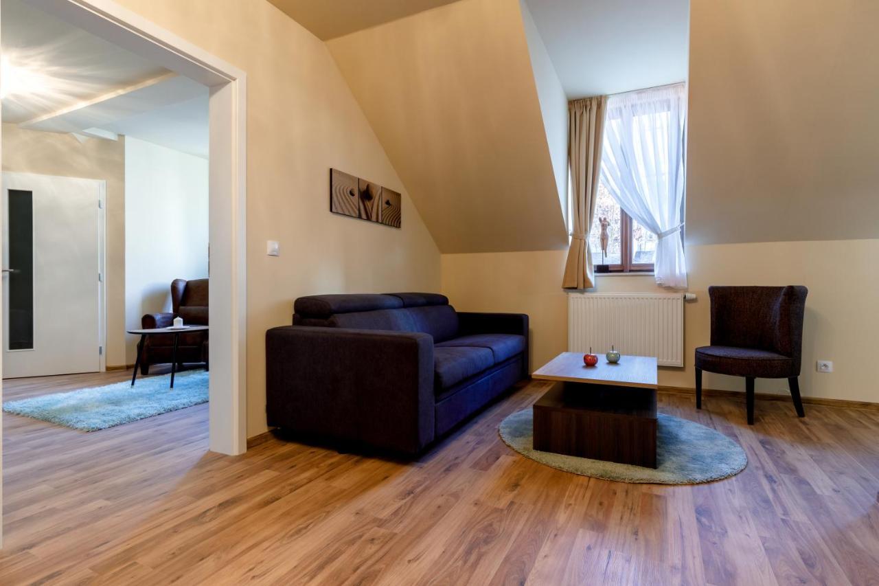 Apartments Menuet Karlovy Vary Extérieur photo