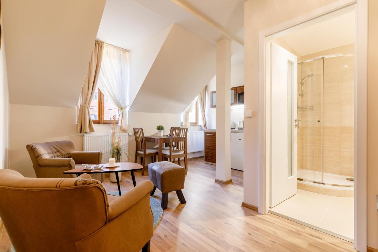 Apartments Menuet Karlovy Vary Extérieur photo
