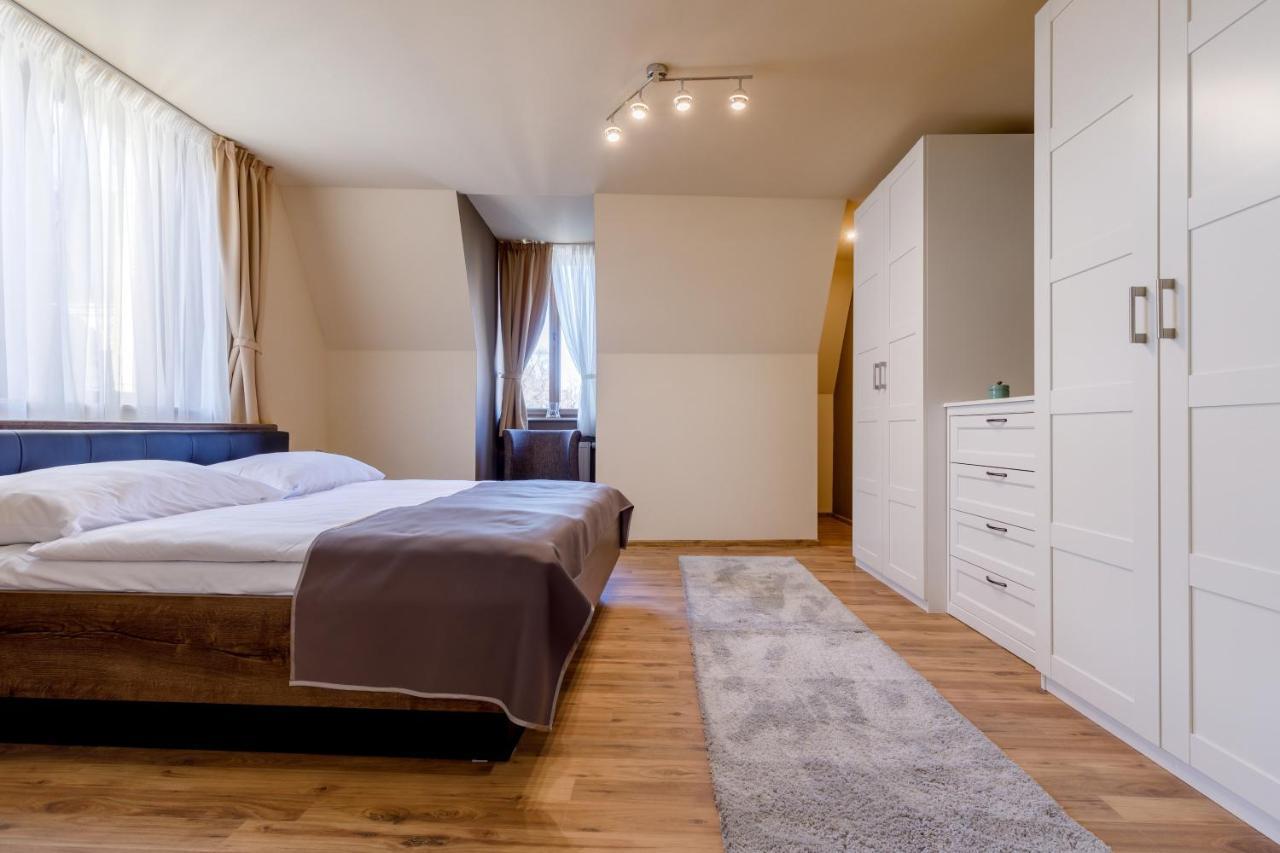 Apartments Menuet Karlovy Vary Extérieur photo