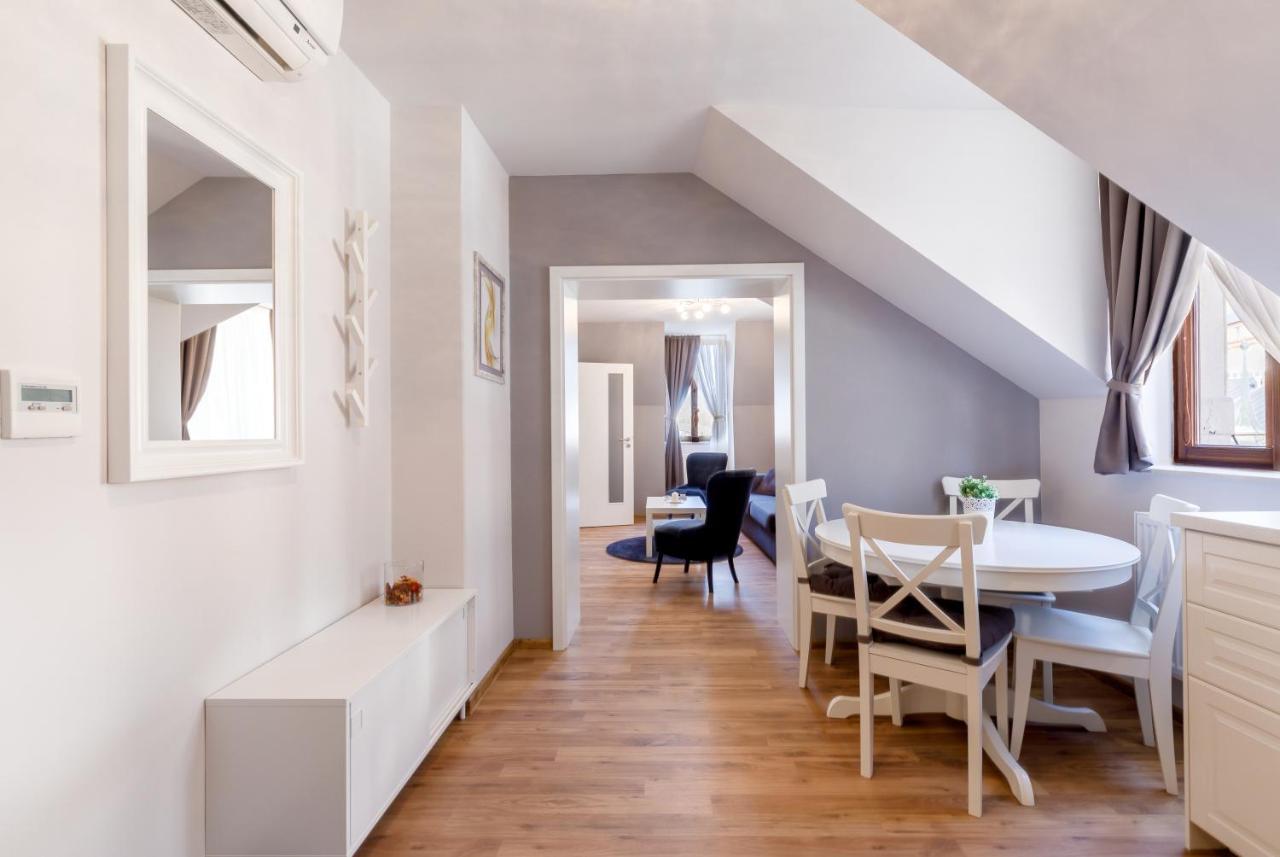 Apartments Menuet Karlovy Vary Chambre photo