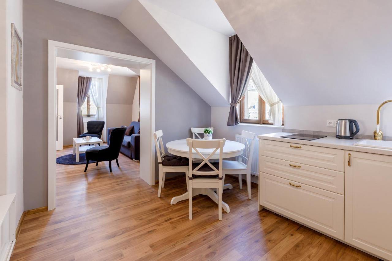 Apartments Menuet Karlovy Vary Chambre photo